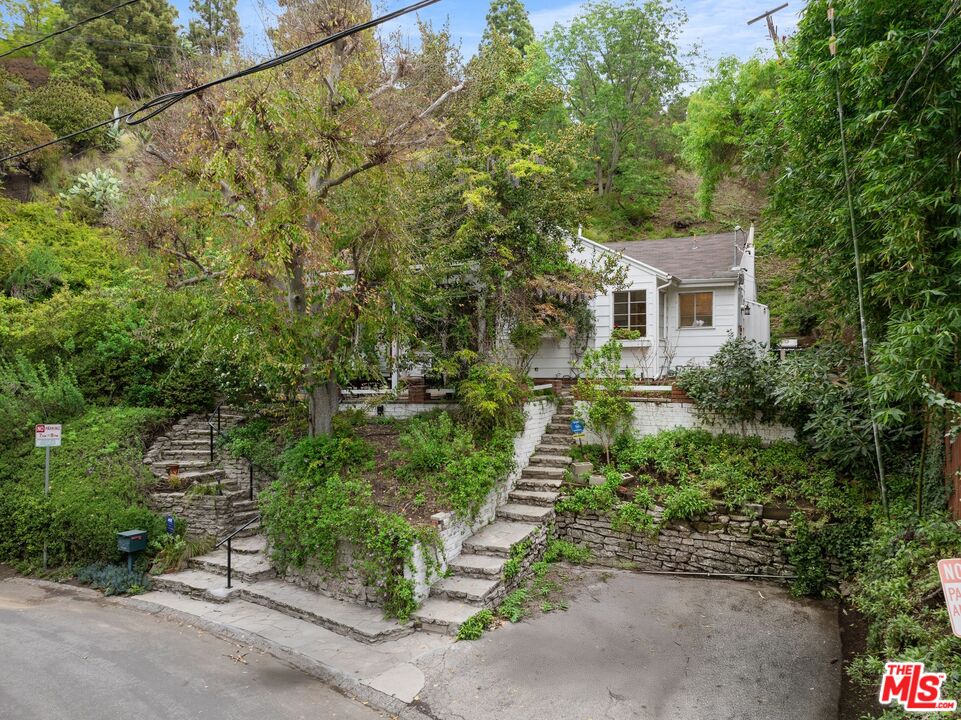 2666 La Cuesta Dr