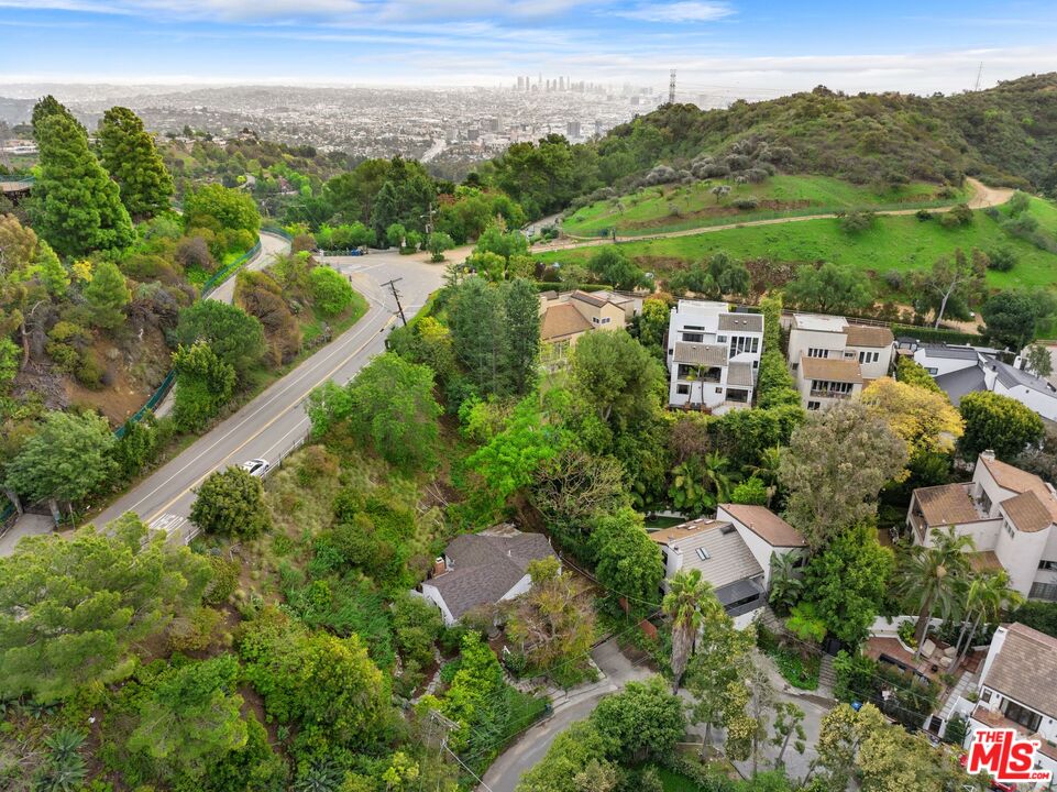2666 La Cuesta Dr