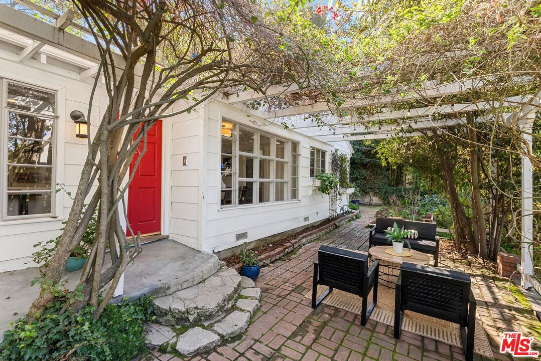 2666 La Cuesta Dr