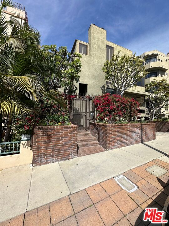 10315 Missouri Ave Unit: 102