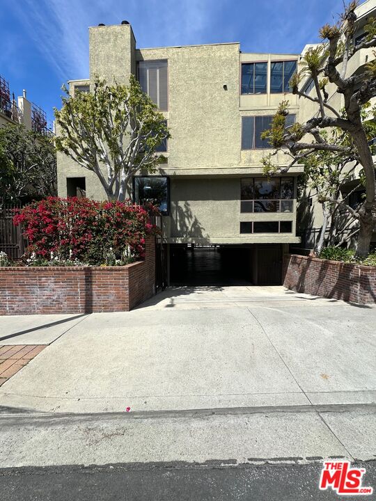 10315 Missouri Ave Unit: 102