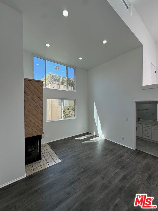 10315 Missouri Ave Unit: 102