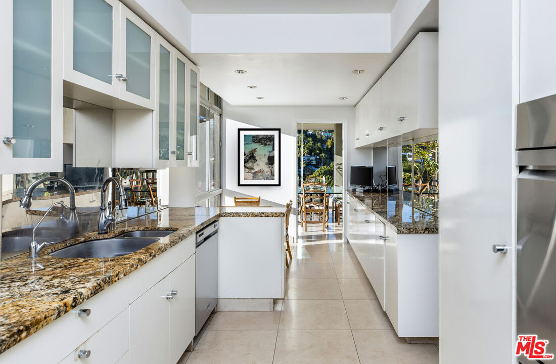 9255 Doheny Rd Unit: 1101