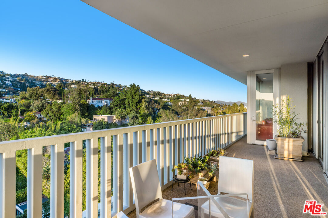 9255 Doheny Rd Unit: 1101