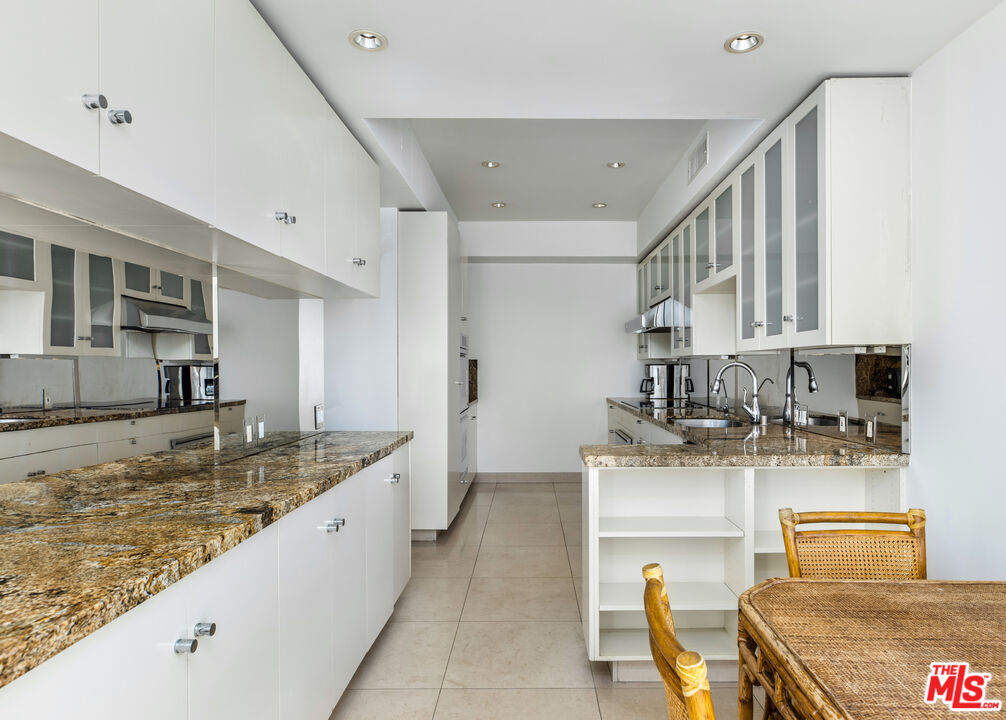 9255 Doheny Rd Unit: 1101