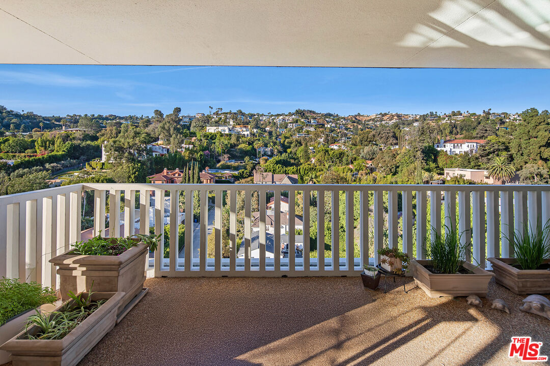 9255 Doheny Rd Unit: 1101