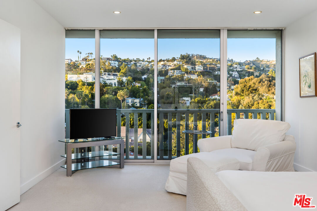 9255 Doheny Rd Unit: 1101