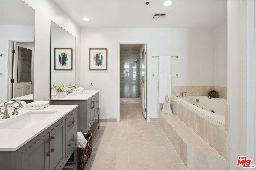 10724 Wilshire Blvd Unit: 1005