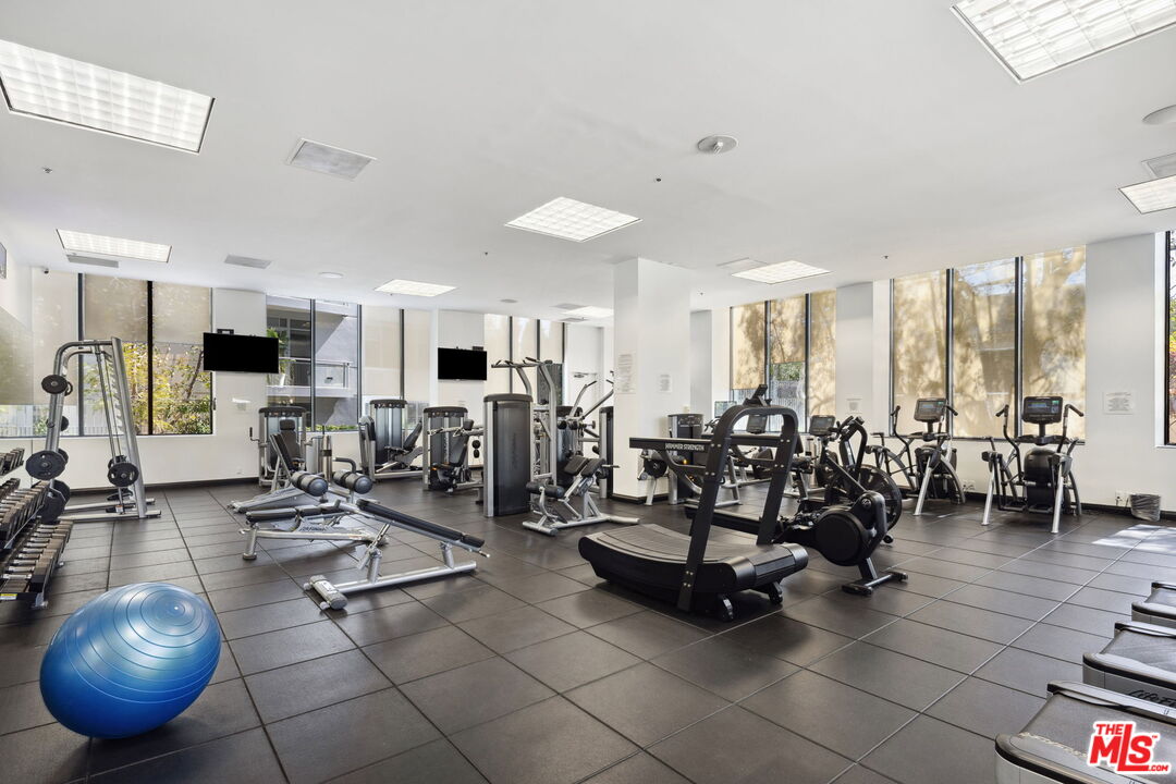 10724 Wilshire Blvd Unit: 1005