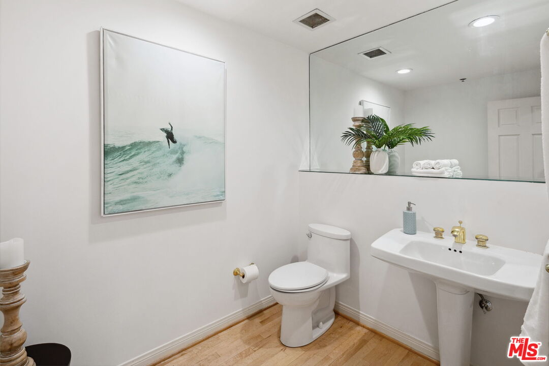 10724 Wilshire Blvd Unit: 1005