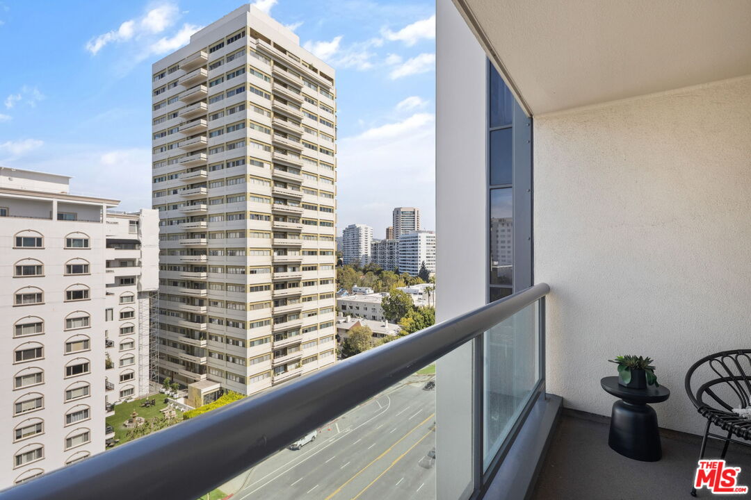 10724 Wilshire Blvd Unit: 1005