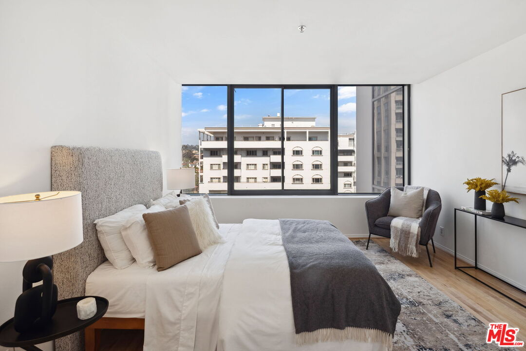 10724 Wilshire Blvd Unit: 1005