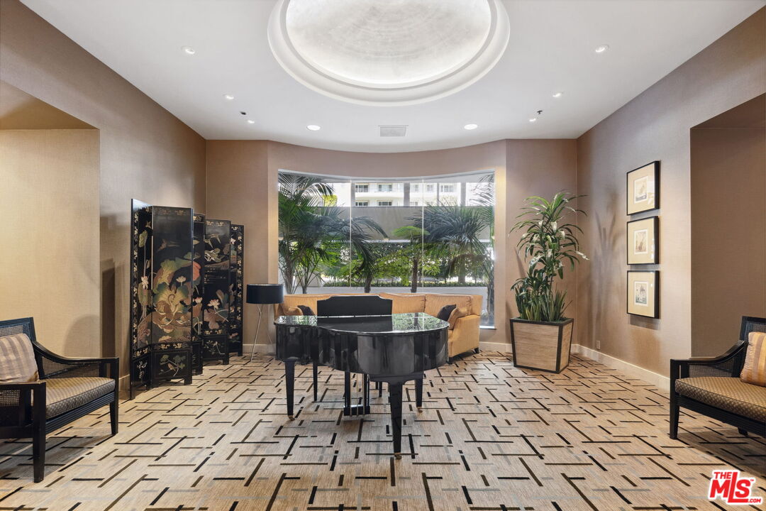 10724 Wilshire Blvd Unit: 1005