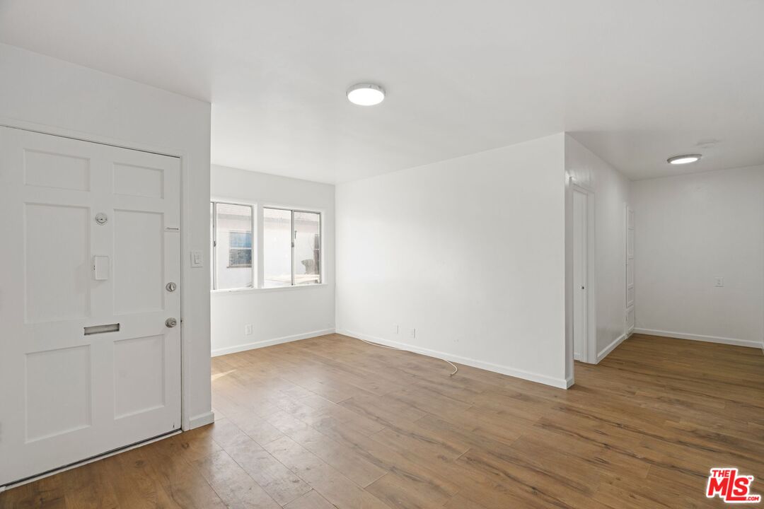 931 W Gage Ave
