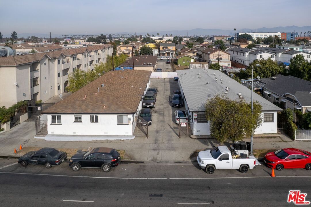 931 W Gage Ave