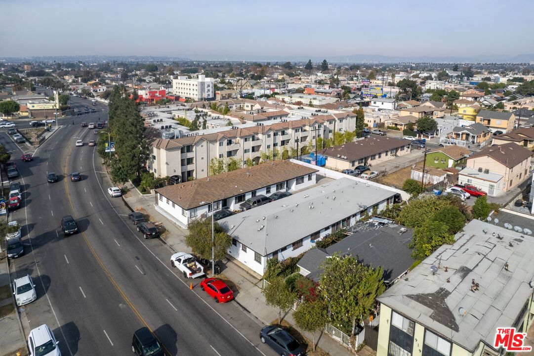 931 W Gage Ave