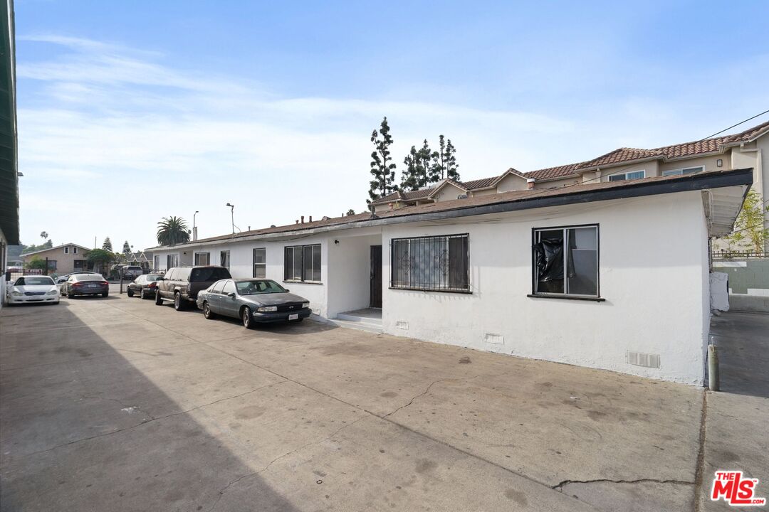 931 W Gage Ave