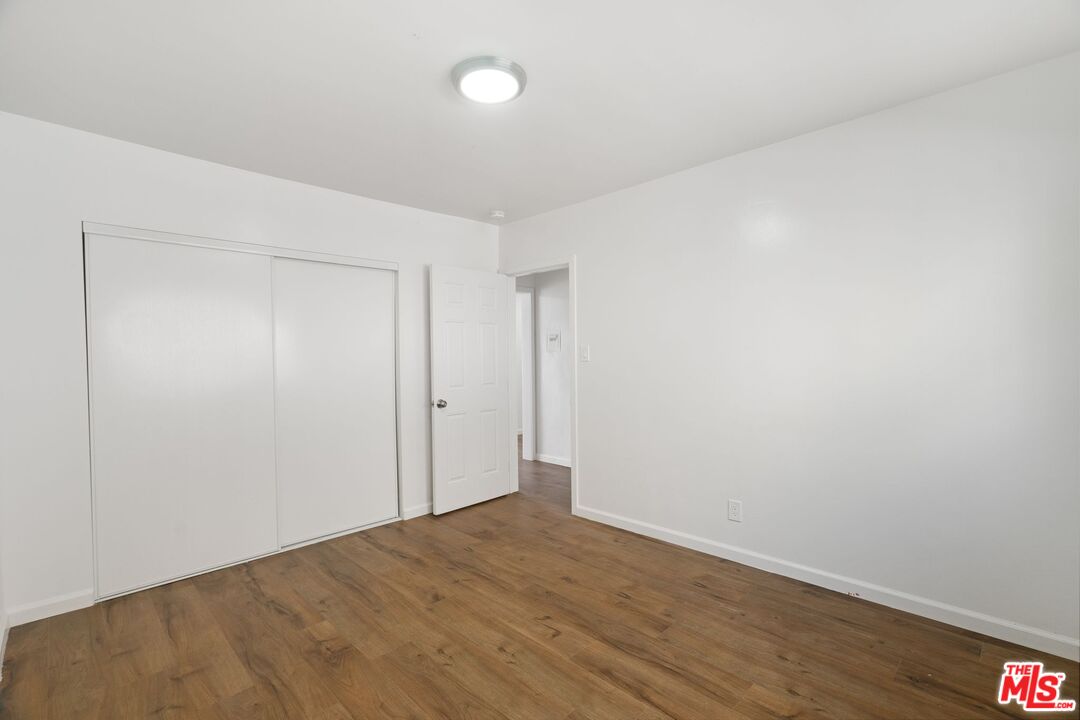 931 W Gage Ave