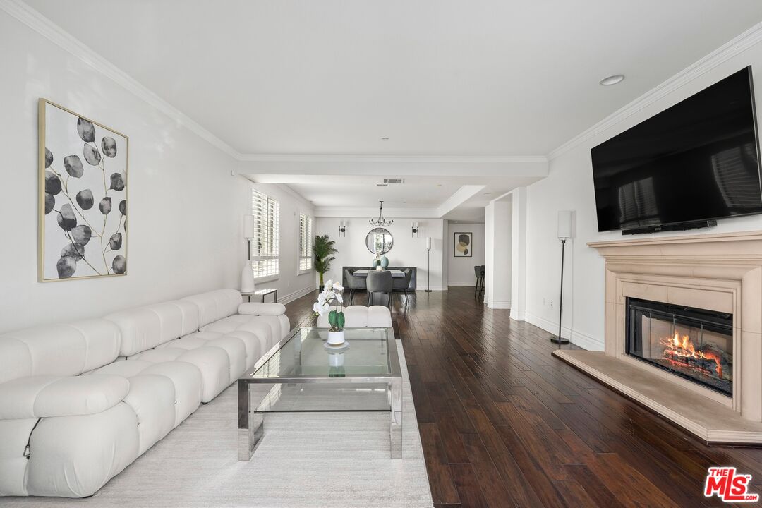 1530 Camden Ave Unit: 105