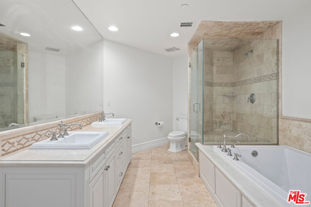 1530 Camden Ave Unit: 105