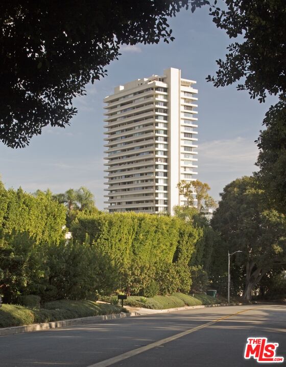 9255 Doheny Rd Unit: 2201