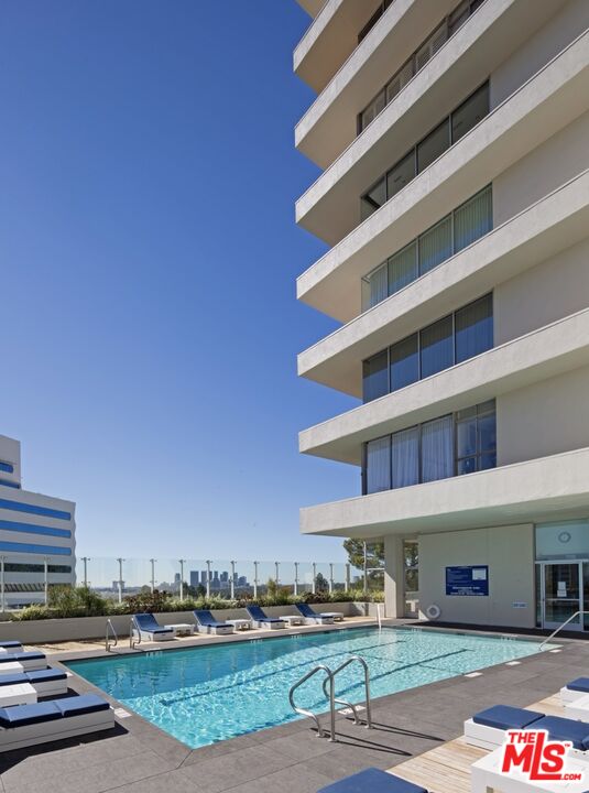 9255 Doheny Rd Unit: 2201