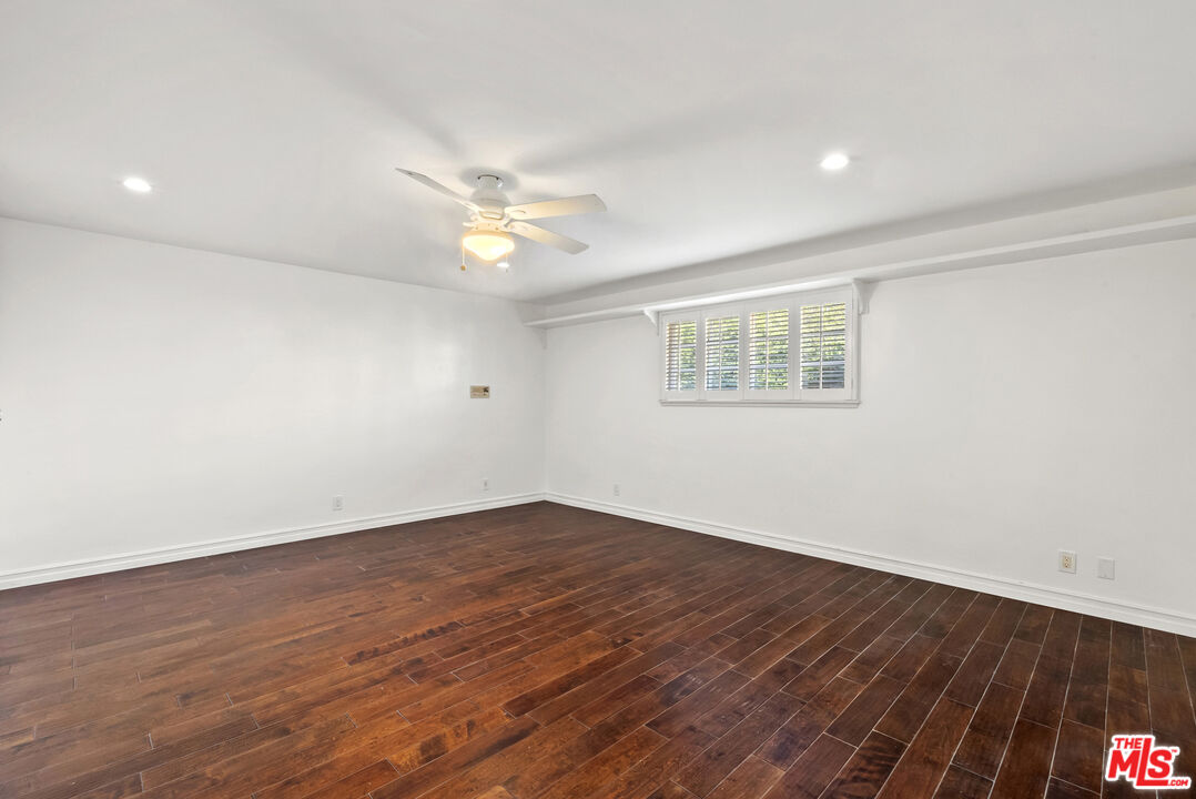 1233 Corsica Dr