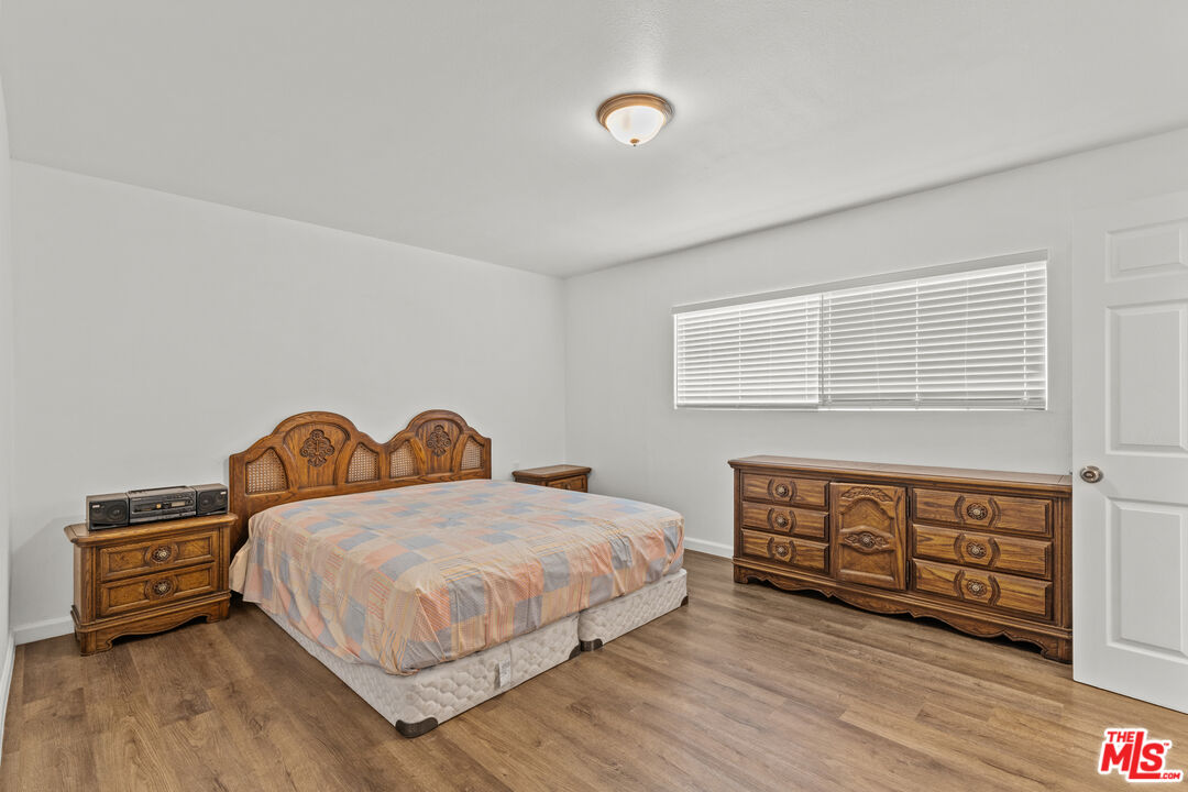 5871 Fullerton Ave
