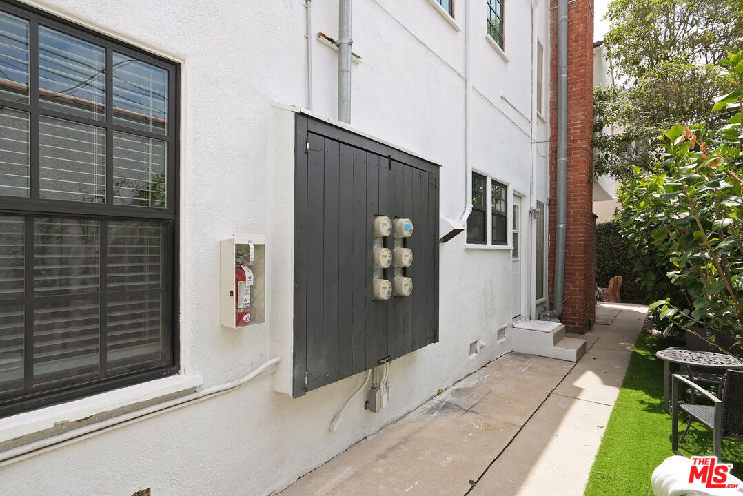 133 S Bedford Dr