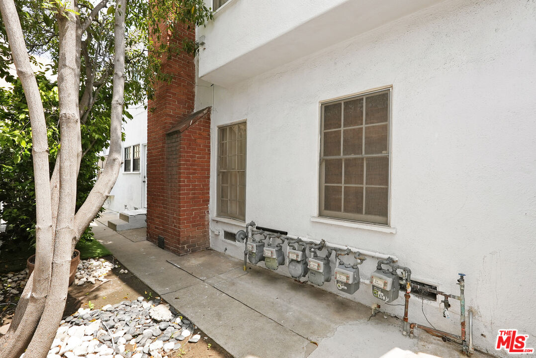133 S Bedford Dr