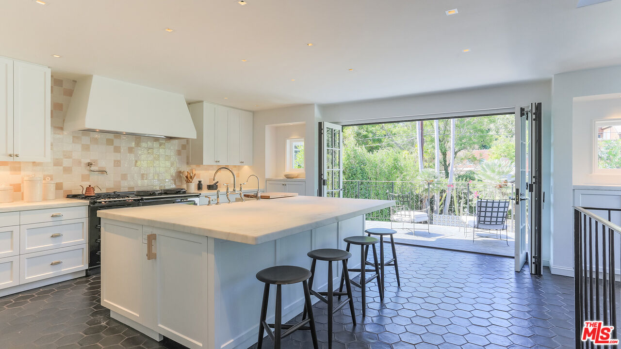 317 Mesa Rd