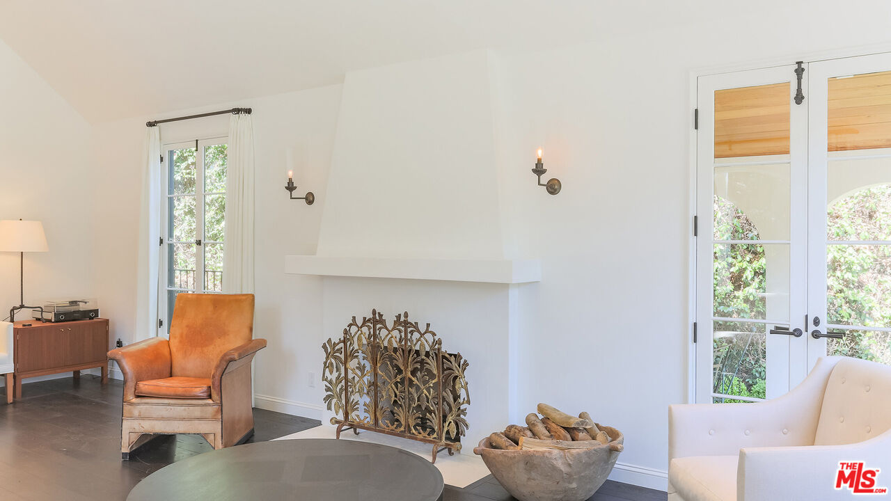 317 Mesa Rd