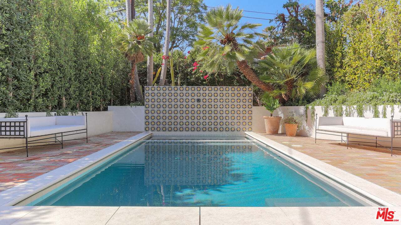317 Mesa Rd