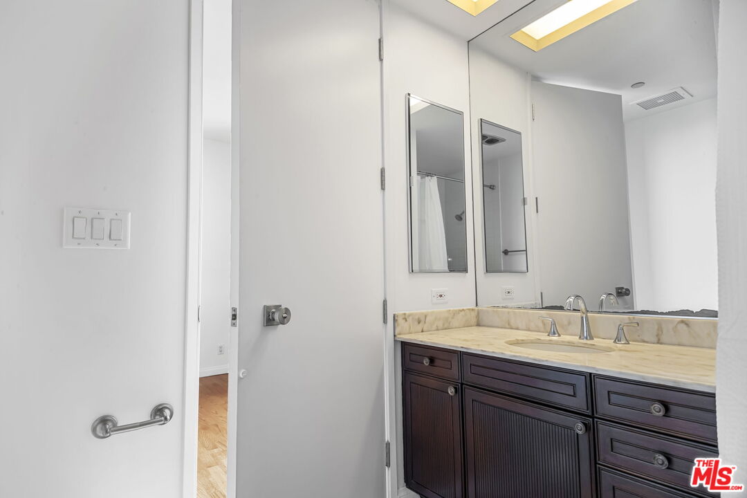 10350 Wilshire Blvd Unit: 801