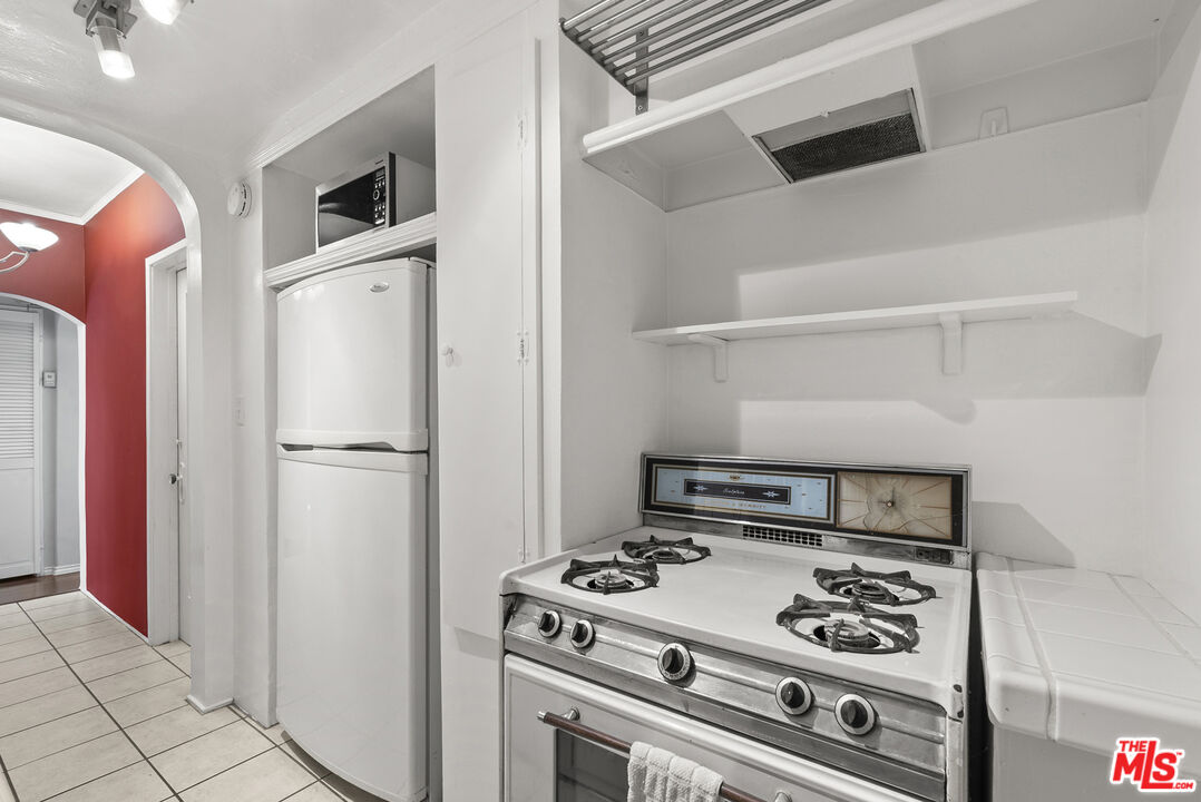 2014 Whitley Ave Unit: 3
