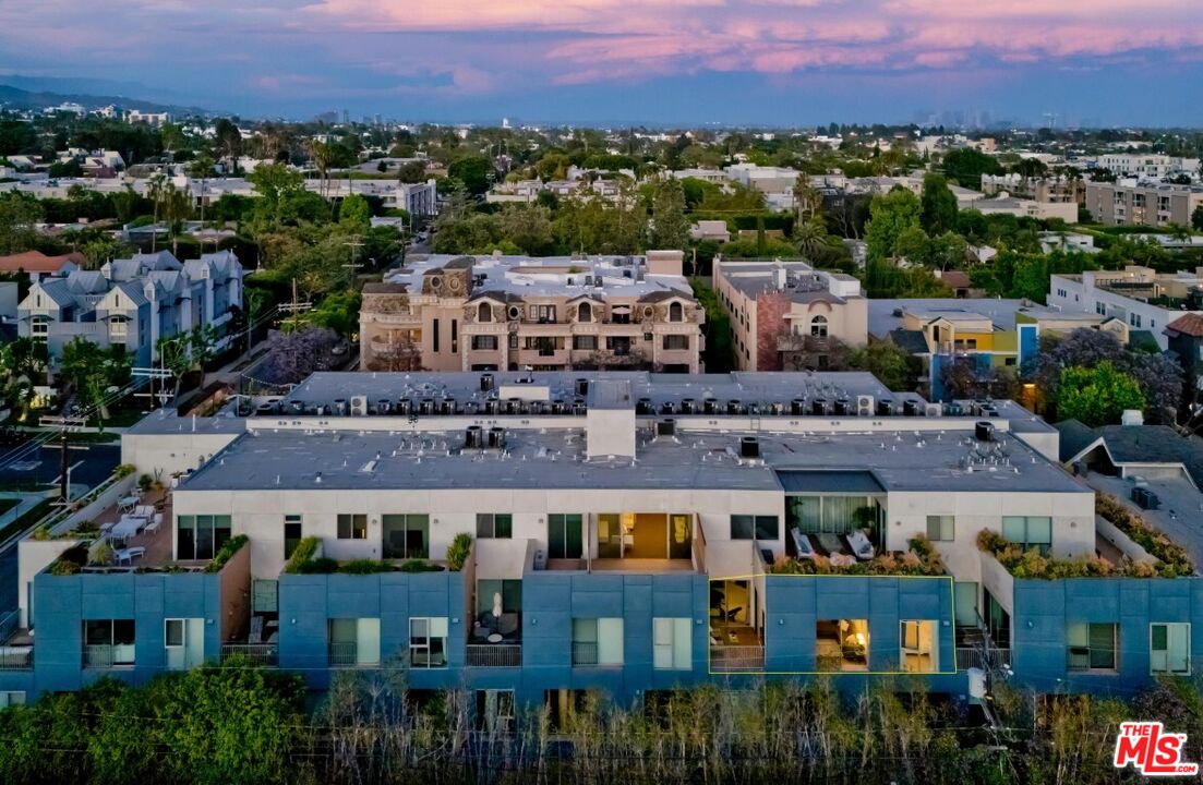 855 N Croft Ave Unit: 306