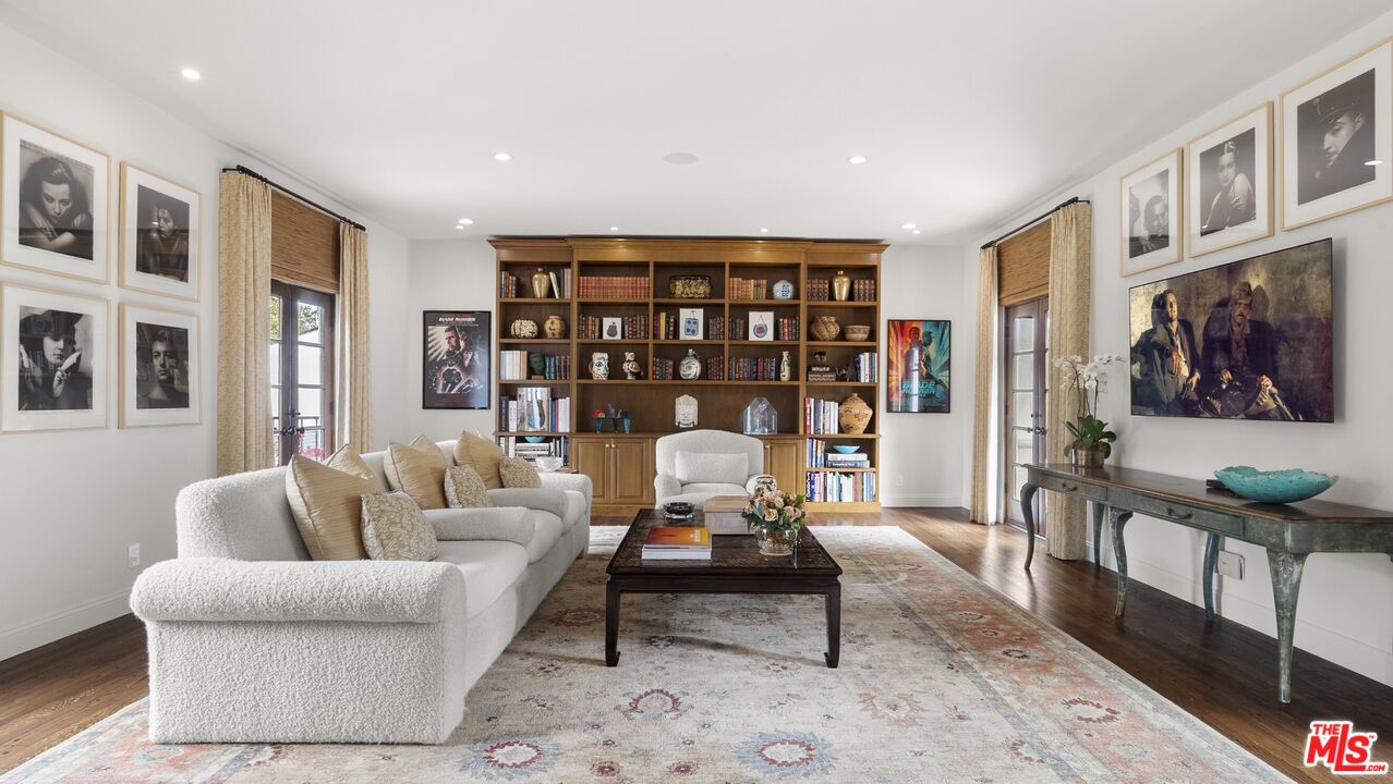 365 Comstock Ave