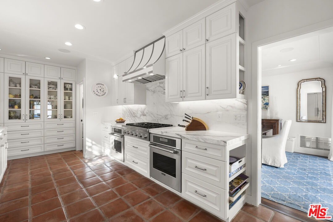 365 Comstock Ave