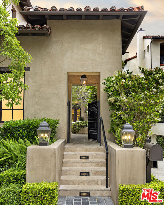 10210 Century Woods Dr