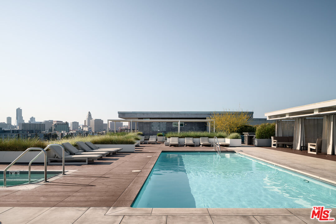 530 S Hewitt St Unit: 443