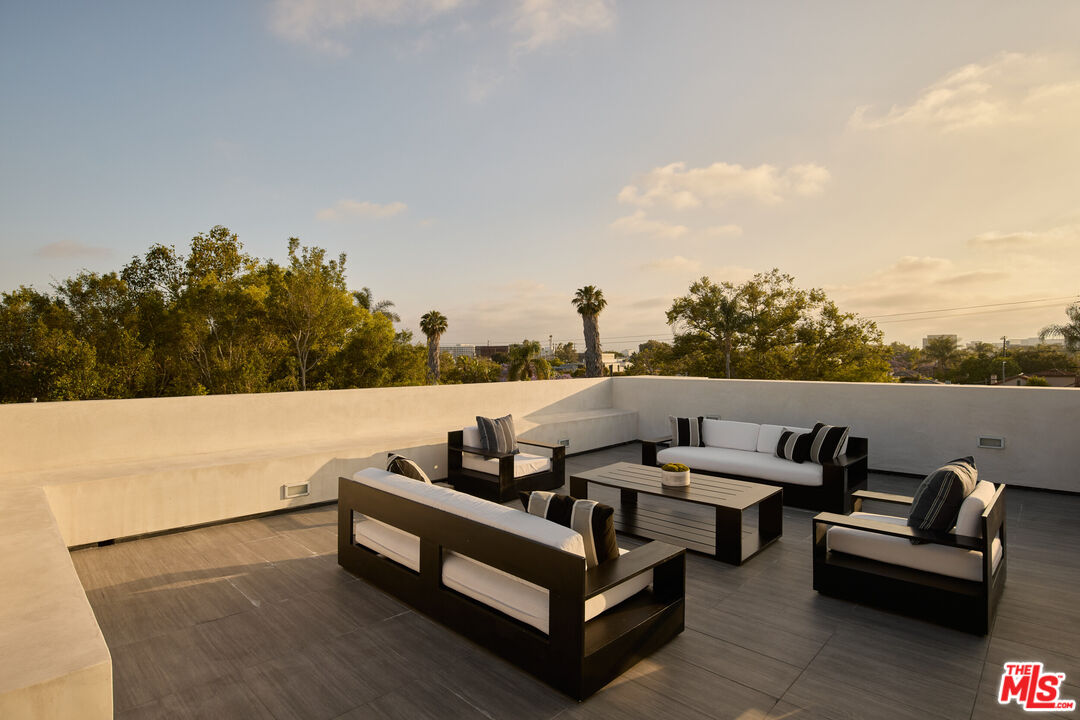 105 S Laurel Ave