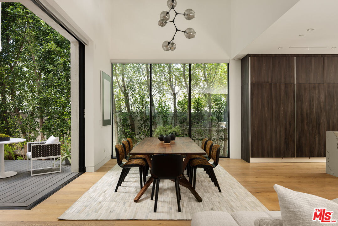 105 S Laurel Ave