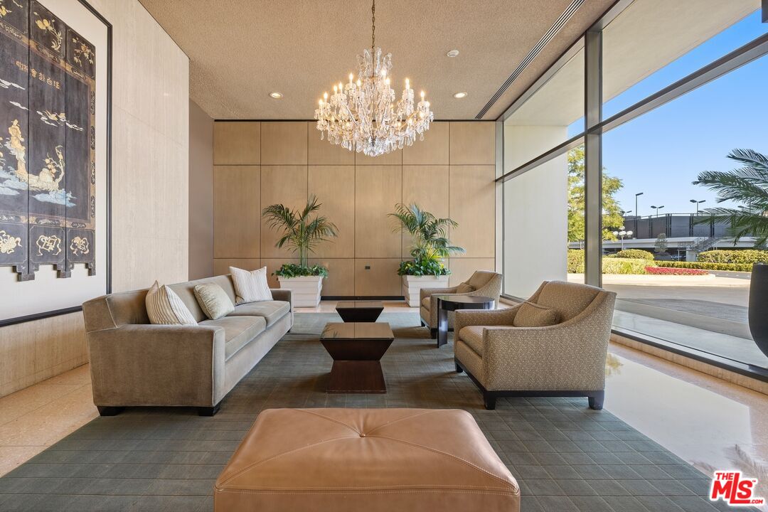 2220 Avenue Of The Stars Unit: 204