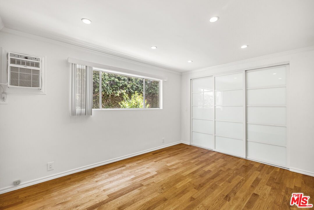 8219 Norton Ave Unit: 5