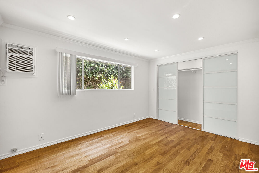 8219 Norton Ave Unit: 5