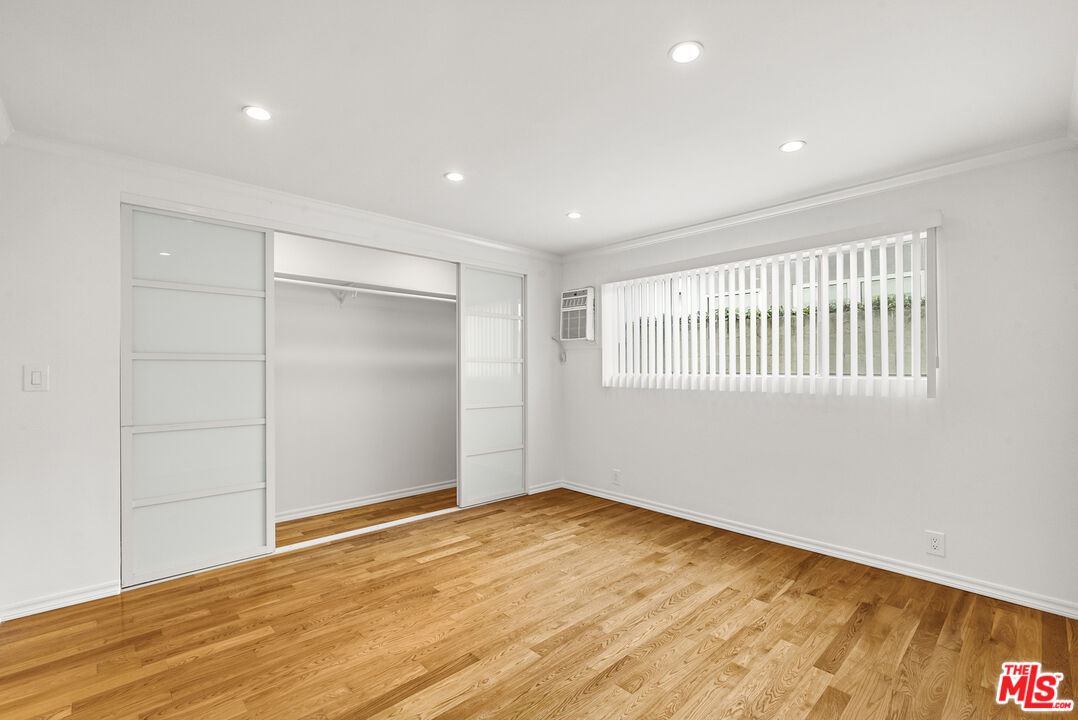 8219 Norton Ave Unit: 5