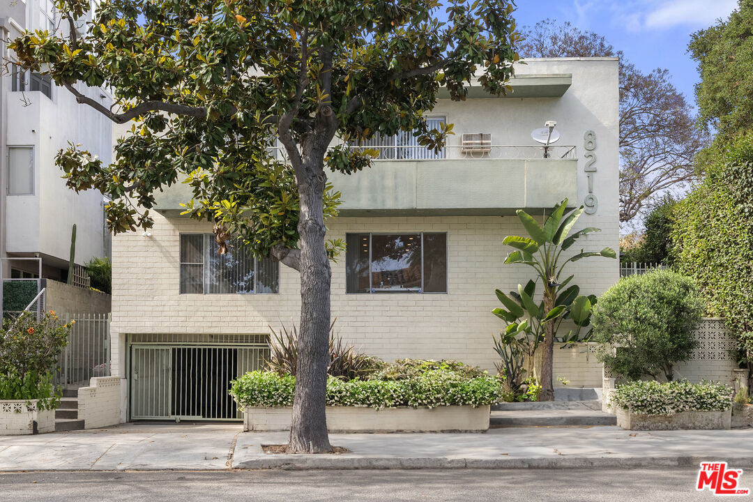 8219 Norton Ave Unit: 5