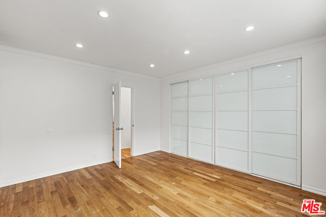 8219 Norton Ave Unit: 5