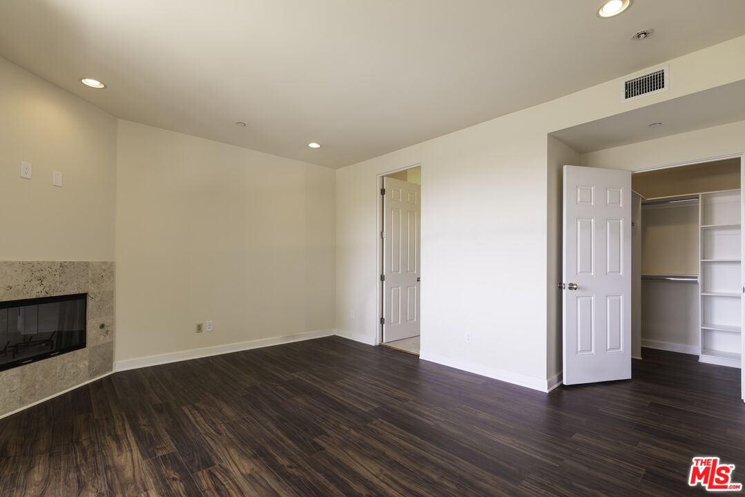 4025 Wade St Unit: 3