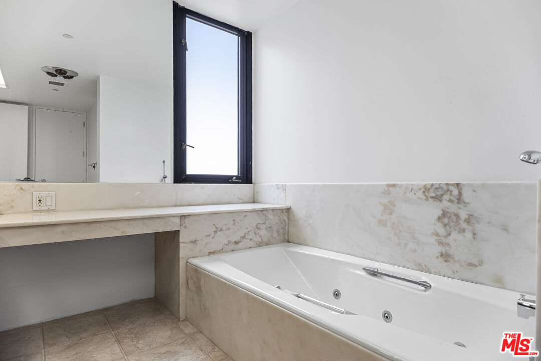 10350 Wilshire Blvd Unit: 801